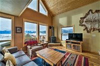 Custom Log Cabin with Views - 12 Min to Yellowstone