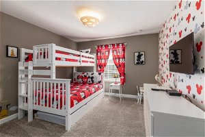 DISNEY LUXURY Star Wars Thematic Bedroom - Storey Lake 4 Bed Private Pool