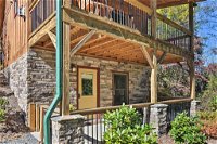 Elk Path Cabin with Hot Tub and Deck-15 Mi to Asheville