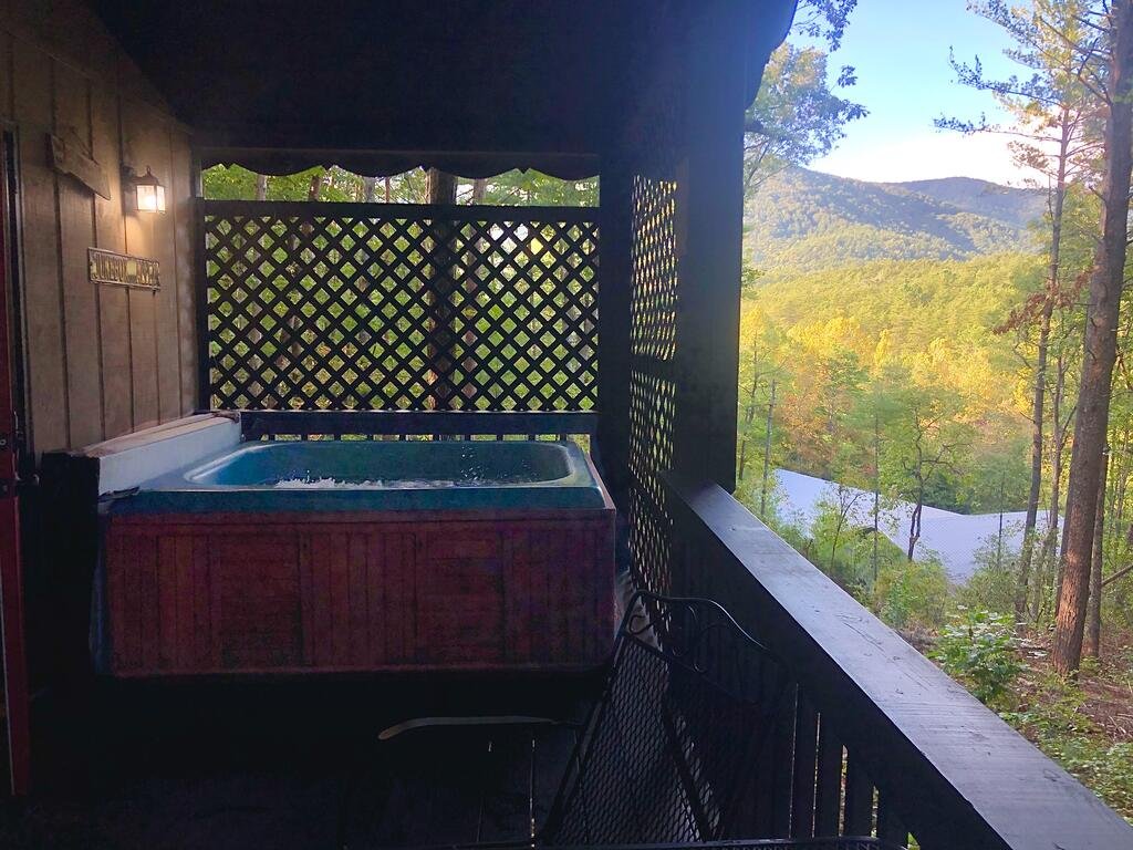 Elkmont Cabin with hot tub fire pit  a view Orlando Tourists