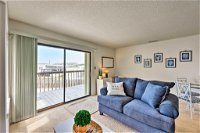 Emerald Isle Condo with Pool and Ocean Views