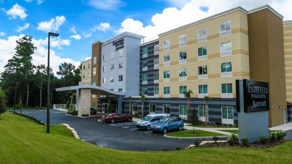 Fairfield Inn  Suites by Marriott Gainesville I-75 Orlando Tourists