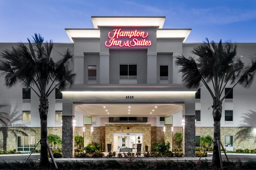 Hampton Inn  Suites West Melbourne-Palm Bay Road Orlando Tourists
