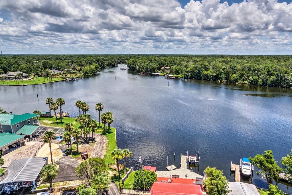 Homosassa River Home with Private Boat Ramp and Kayaks Orlando Tourists