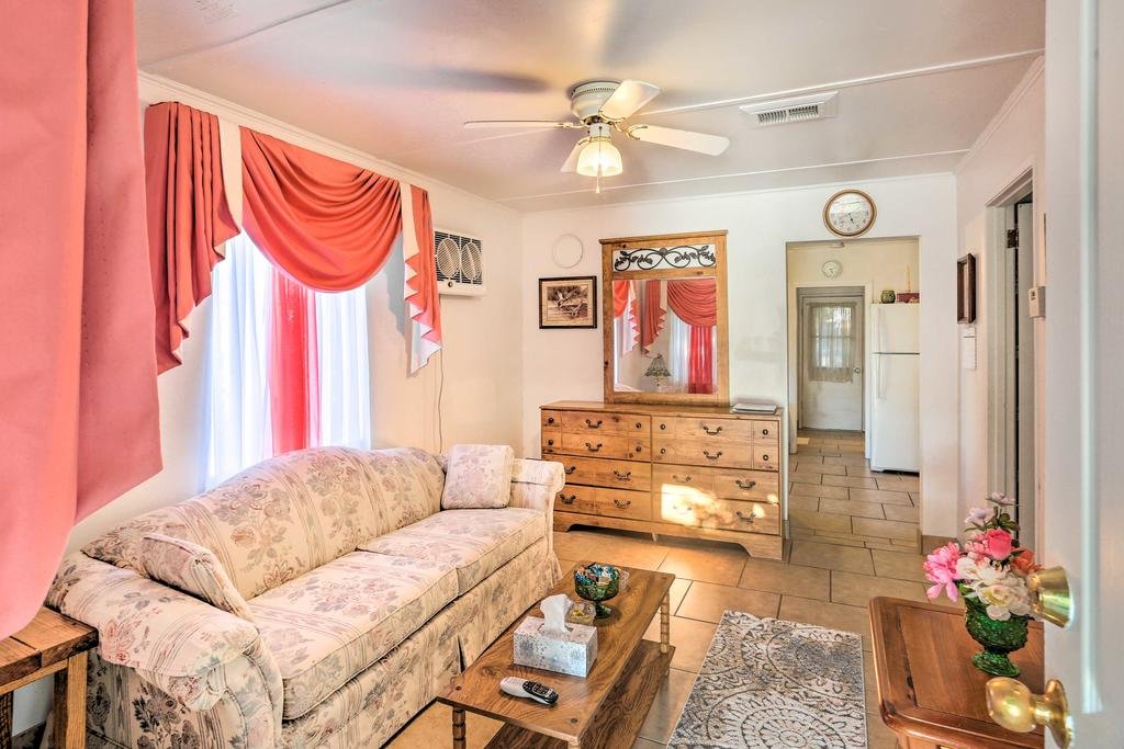 Ideally Located Camp Verde House with Backyard Orlando Tourists