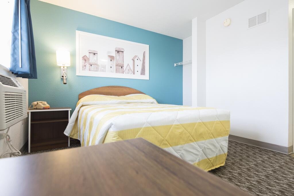 InTown Suites Extended Stay Chicago IL - Downers Grove Orlando Tourists