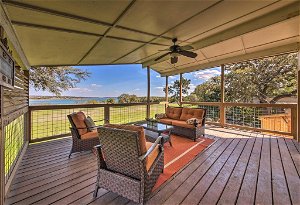 Lakefront Home - Amazing Views, Fire Pit, Game Room