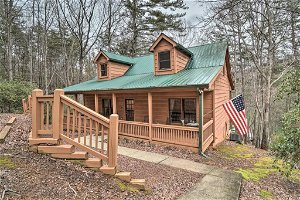 Lakeside Retreat In Ellijay With Game Room & Hot Tub