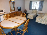 Book Clintonville Accommodation Vacations Internet Find Internet Find