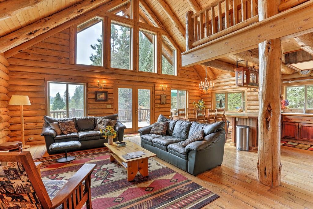 Log Home on 40 Private Acres By Mt Shasta Ski Park Orlando Tourists