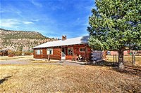 Lovely 2BR South Fork House with Mountain Views
