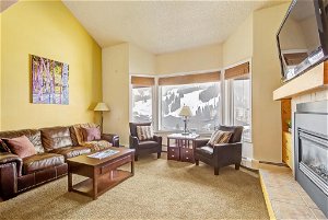 Lovely Copper Condo Great Views & Steps To Slopes!