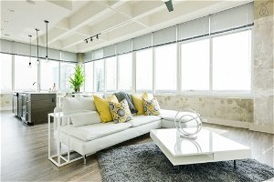 Luminous Penthouse-Styled Panoramic View Downtown Center