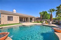 Luxe House 5 Mi to Goodyear Mins to Golf and Hike