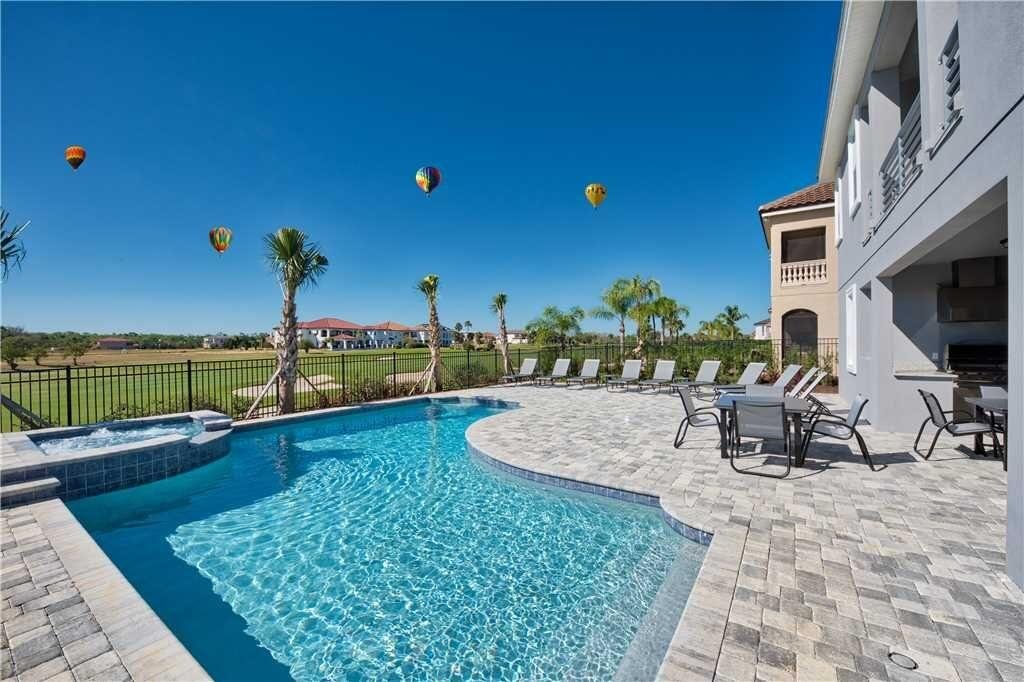 Luxurious 13BR / 13BA Home - Private Pool and Spa  Game Room home Orlando Tourists