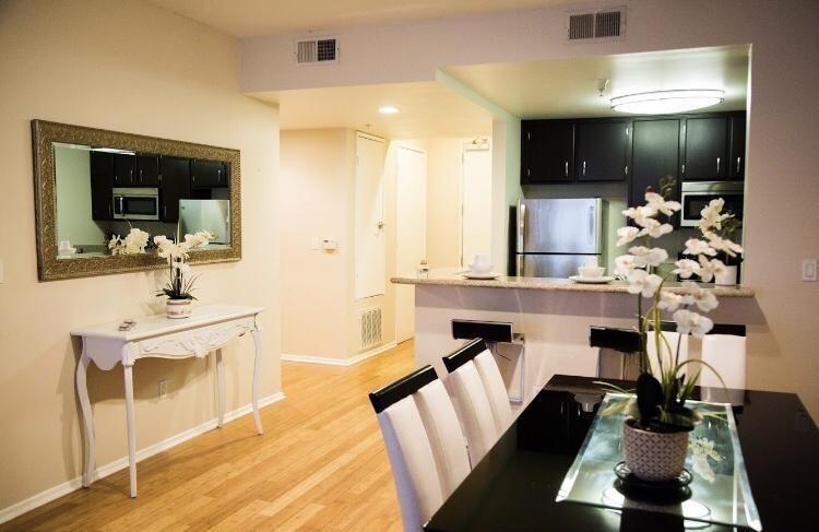 Luxury Hollywood 2BR Condo Near Dolby Theater