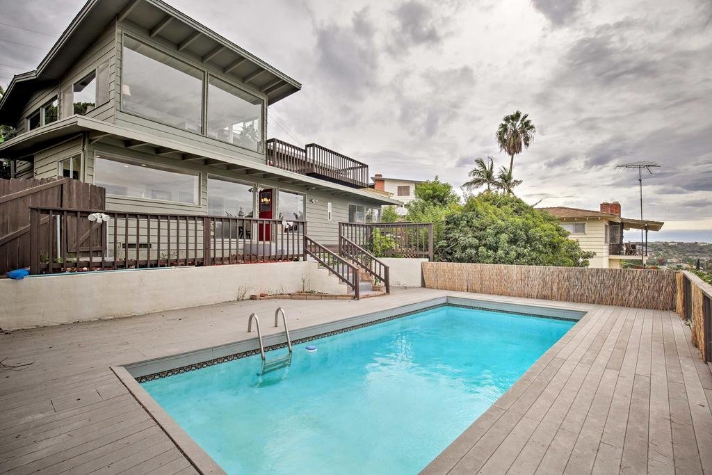 Modern Hillside Estate w/ Private Pool  View Orlando Tourists