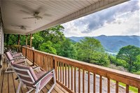 Mountain View Marshall Home with Private Hot Tub