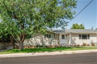 Never Stop Exploring- 3 bedroom 2 bath home of duplex close to Zion Bryce and Brianhead