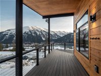 New Custom Built Mountain View Retreat - Juneau