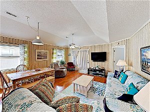 New Listing! All-Suite Beach Bungalow W/ Pool Cottage