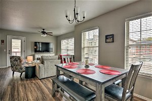 Newly Built Townhome - 3 Mi. To UARK Campus!