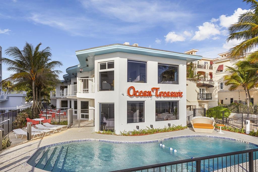 Ocean Treasure Beachside Suites Orlando Tourists