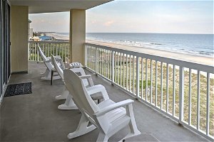 Oceanfront 3BR Litchfield By The Sea Cambridge 404