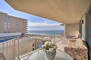 Oceanfront Condo With Private Boardwalk And Pools
