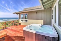Oceanfront Home with Seal Rock Beach Access Hot Tub