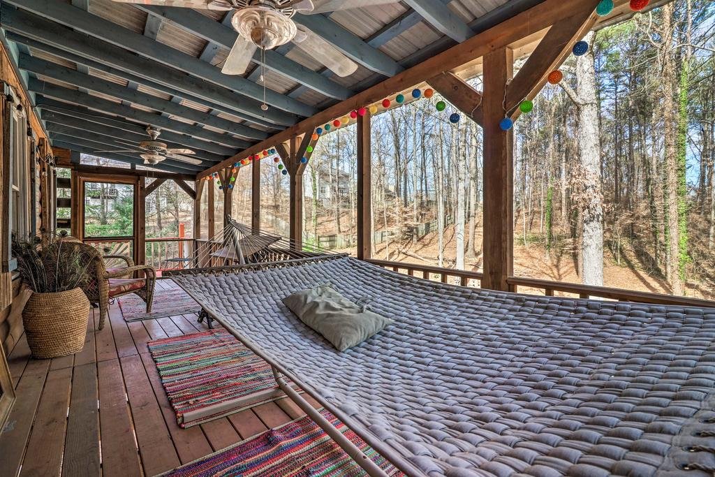 Peaceful Log Cabin on 3 Acres - Near Atlanta Orlando Tourists
