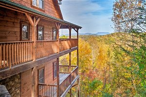 Pigeon Forge Area Cabin W/Mountain Views & Hot Tub