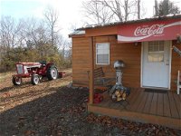 Quaint efficiency Coke Cabin located near Cane Crk