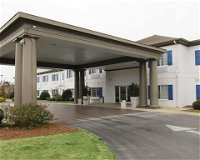 Quality Inn  Suites Sneads Ferry- North Topsail Beach