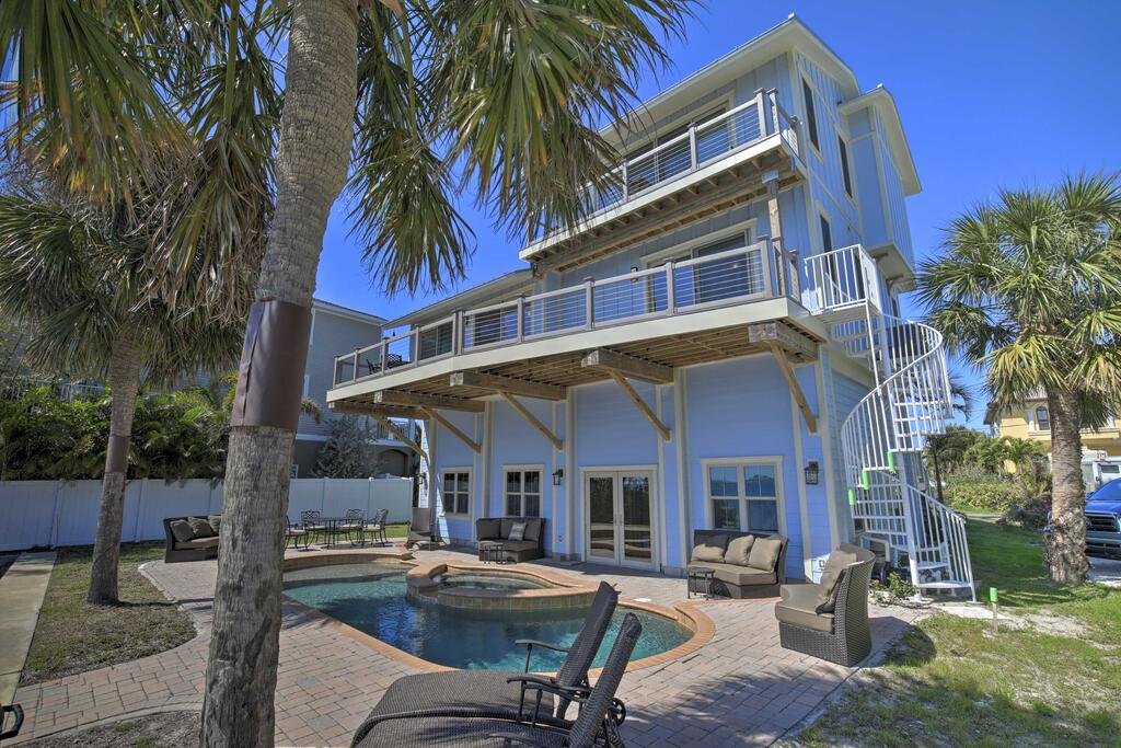 Quiet Waterfront Oasis with Pool and Boat Dock Orlando Tourists