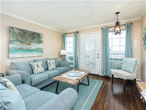 Recently Remodeled 3/1.5 Beachfront Family Condo