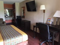 Regency Inn  Suites Bay City