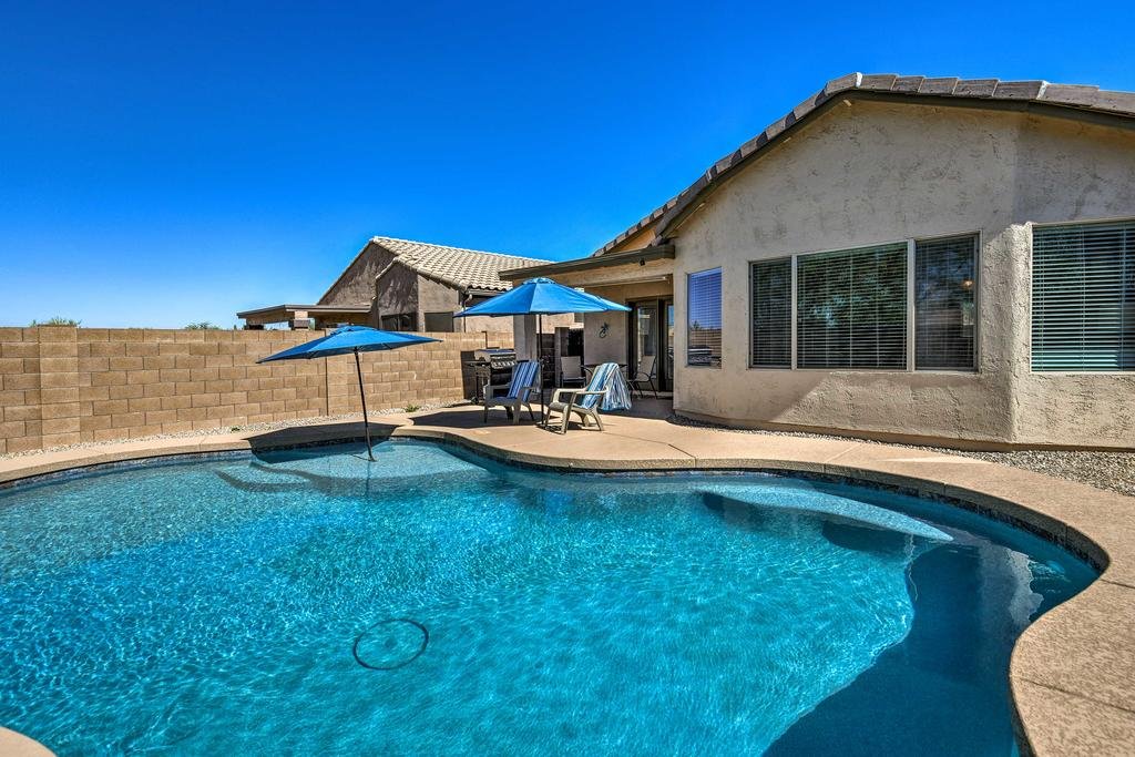 Retreat with Spacious Patio and Superstition Mtn Views Orlando Tourists
