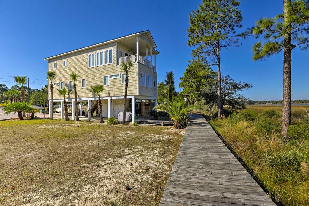 Riverfront Carrabelle Home with Patio and Private Dock Orlando Tourists