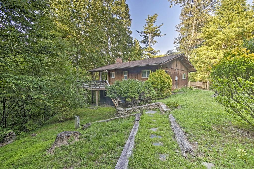 Secluded Stanardsville Cabin With 10 Acres & Hot Tub - thumb 3
