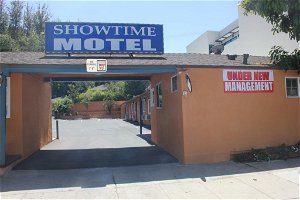 Showtime Motel