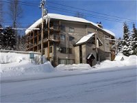 Skiers paradise Close to slopes  heated pool
