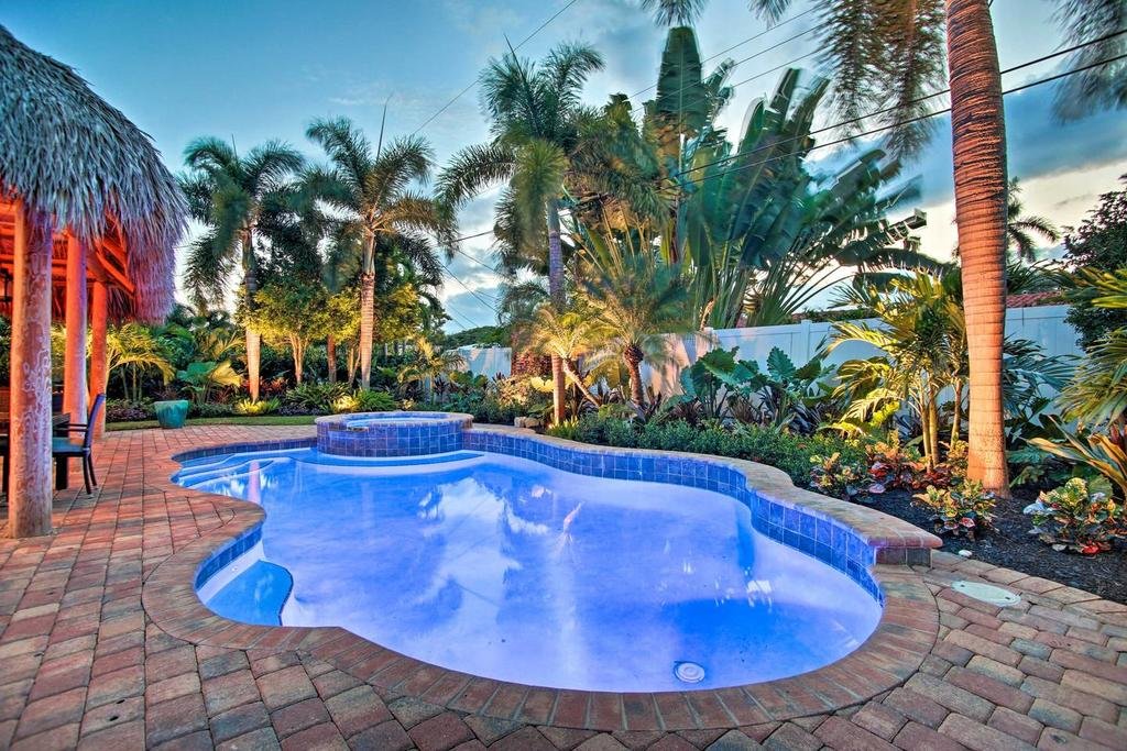 Tropical Garden Oasis with Heated Pool and Spa Orlando Tourists