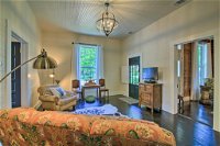 Updated Boerne Cottage - Sip Explore  Relax