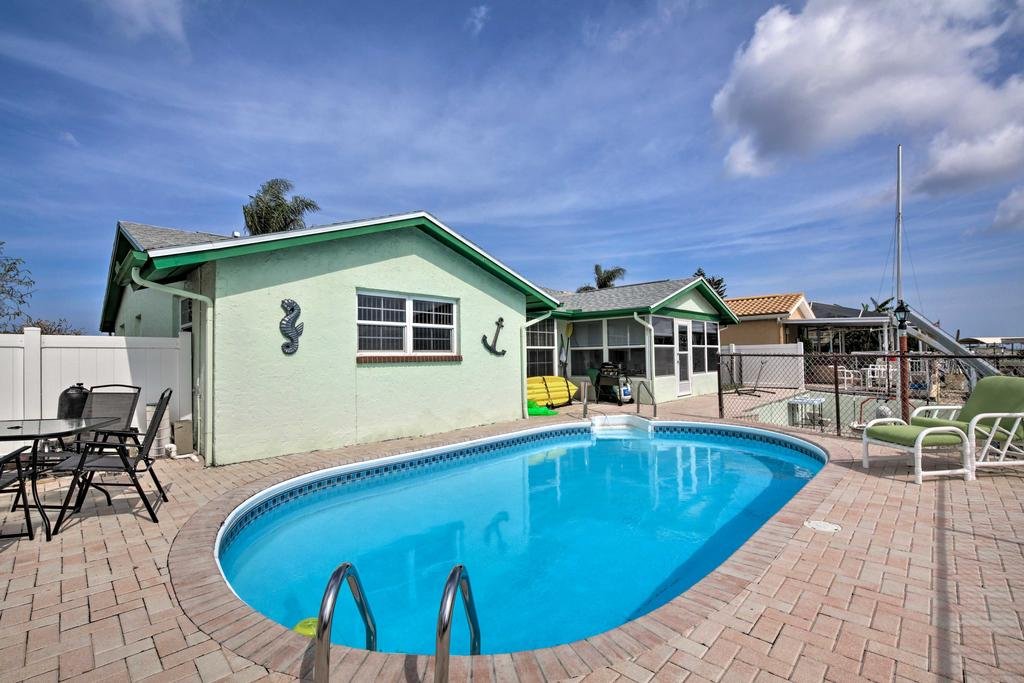 Waterfront Hudson House with Private Pool Orlando Tourists