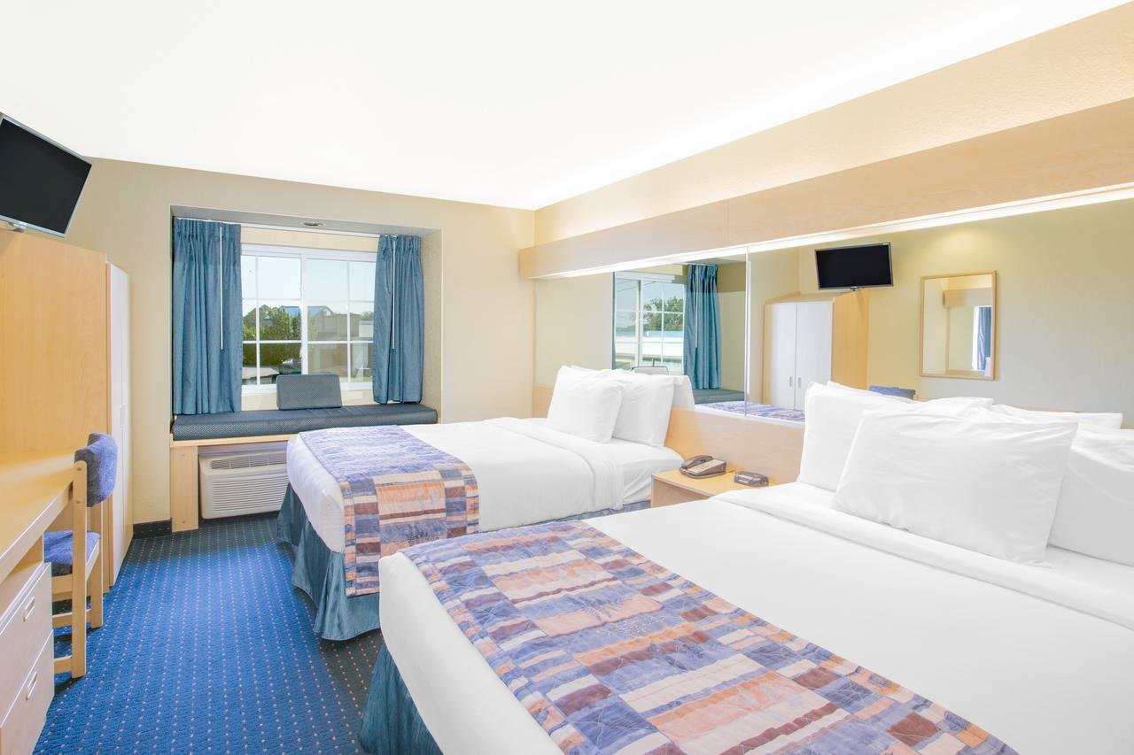 Microtel Inn & Suites By Wyndham Albertville - Accommodation Florida