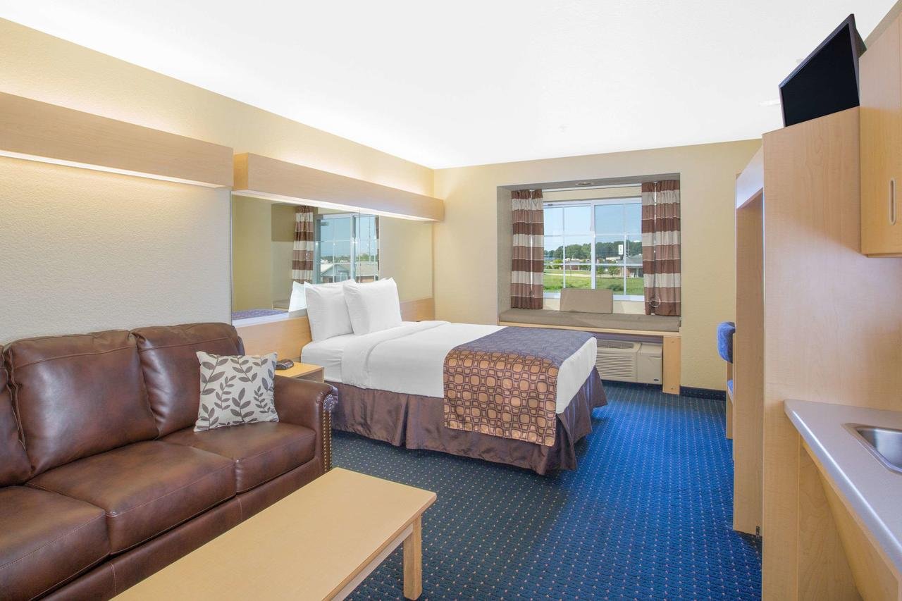 Microtel Inn & Suites By Wyndham Albertville - Accommodation Dallas