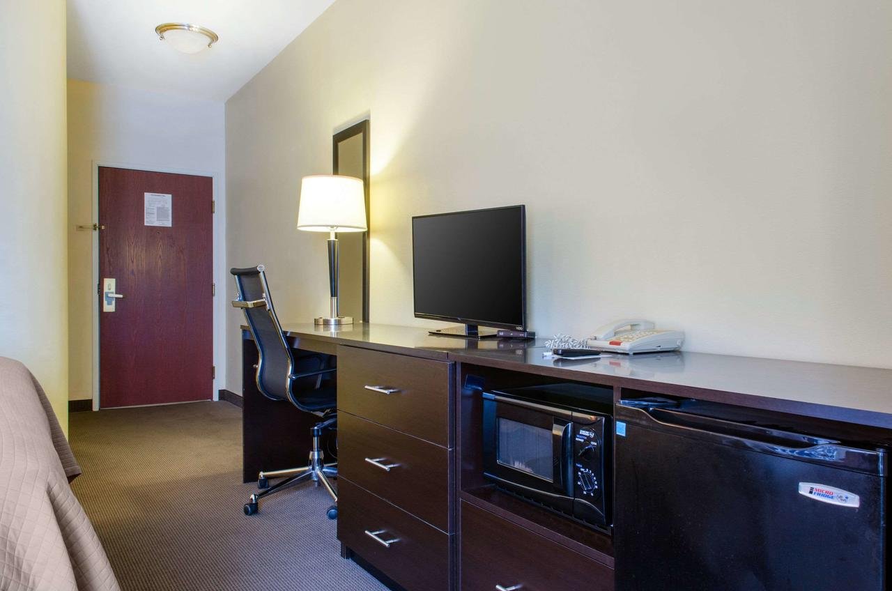 Sleep Inn & Suites East Chase - Accommodation Dallas