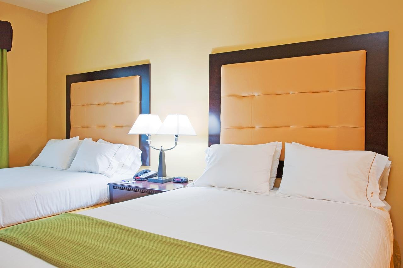 Holiday Inn Express Hotel & Suites Foley - Accommodation Dallas
