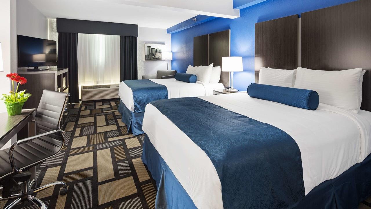 Best Western Plus Birmingham Inn & Suites - Accommodation Dallas
